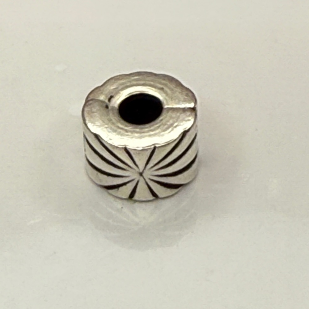 Retired Pandora Art Deco Hinged Clip Solid 925 Sterling Silver